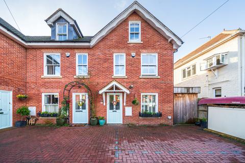 4 bedroom end of terrace house for sale, Victoria Road, Reading RG10