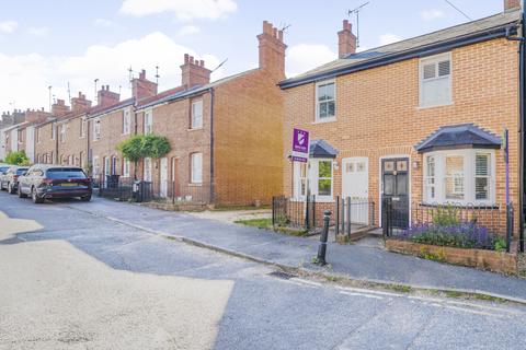 2 bedroom semi-detached house to rent, Brook Street, Reading RG10