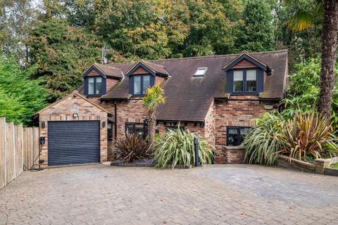 4 bedroom detached house for sale, Newlyn Close, St. Albans AL2