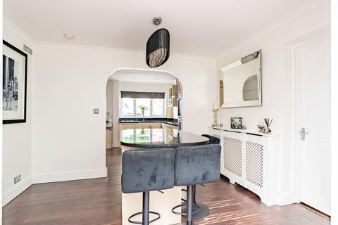 30 Newlyn Close, Bricket Wood, St Albans, AL2 3UP