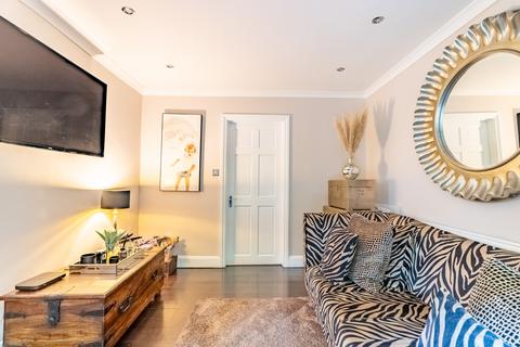 30 Newlyn Close, Bricket Wood, St Albans, AL2 3UP
