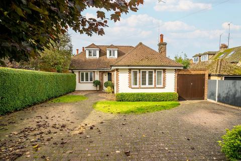 4 bedroom detached house for sale, Manland Avenue, Hertfordshire AL5