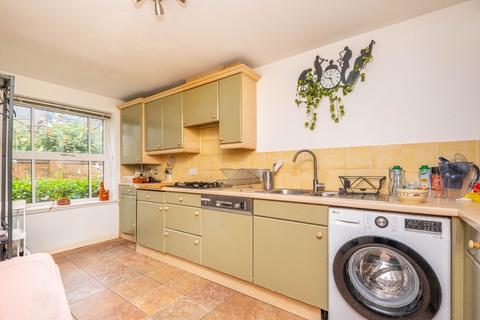 4 bedroom end of terrace house for sale, Kenny Drive, Carshalton SM5