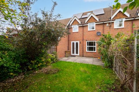 4 bedroom end of terrace house for sale, Kenny Drive, Carshalton SM5