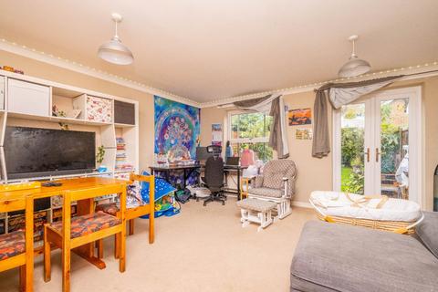 64 Kenny Drive, Carshalton, SM5 4PH