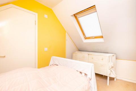 64 Kenny Drive, Carshalton, SM5 4PH