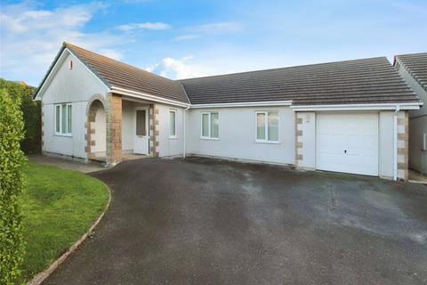 4 bedroom bungalow to rent, Bartles Court, Redruth TR15