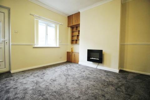 2 bedroom terraced house to rent, Halton Street, Pontefract WF7