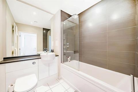 Flat D, 98 Reaston Street, London, SE14 5FT