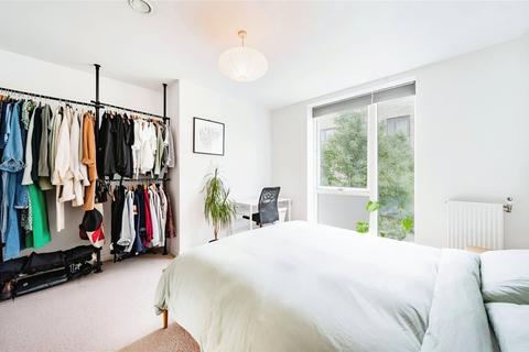 Flat D, 98 Reaston Street, London, SE14 5FT