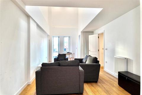 undefined, Rope Court, London E14