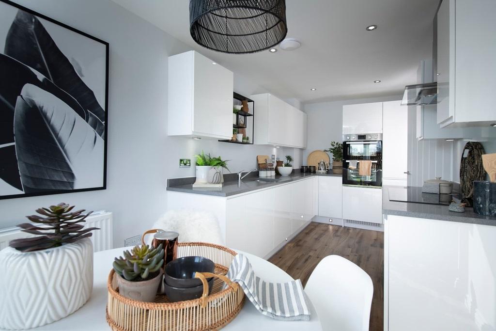 Beautiful, large size kitchen and breakfast area