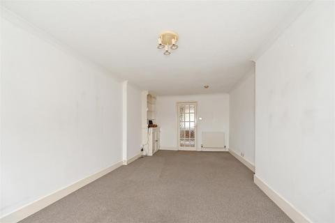 2 bedroom apartment to rent, Maltravers Street, Arundel