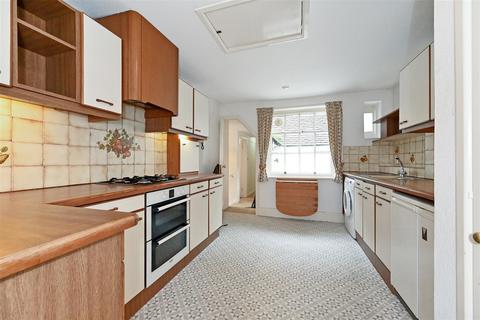 2 bedroom apartment to rent, Maltravers Street, Arundel