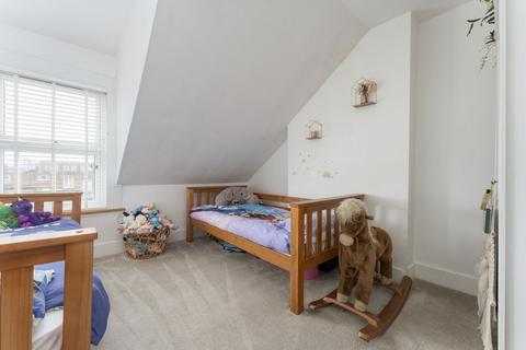 2a Stanger Road, London, SE25 5JU