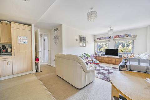 2 bedroom flat for sale, Ethelred Court, Godstone Road, Whyteleafe, CR3