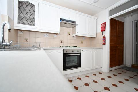 4 bedroom terraced house to rent, Etchingham Road, London, E15