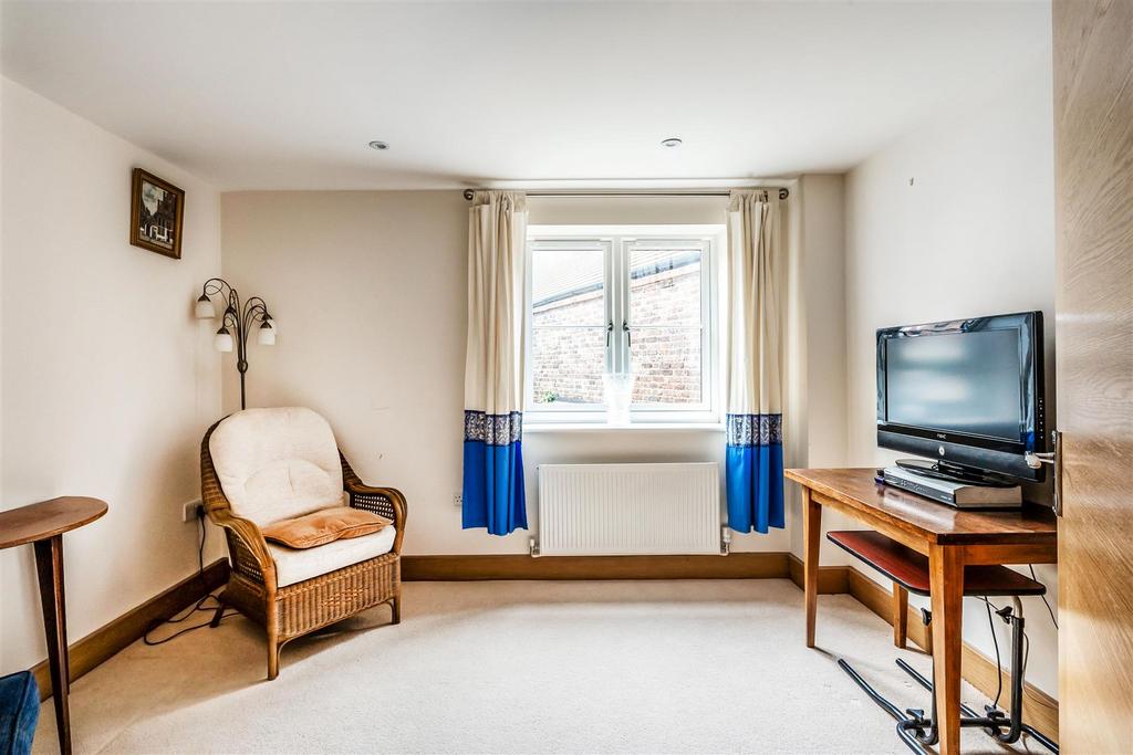 Apt1-Chestnut-Court-14.jpg