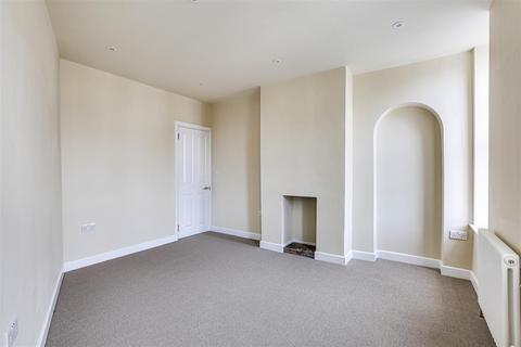 2 bedroom flat for sale, Market Square, Westerham TN16