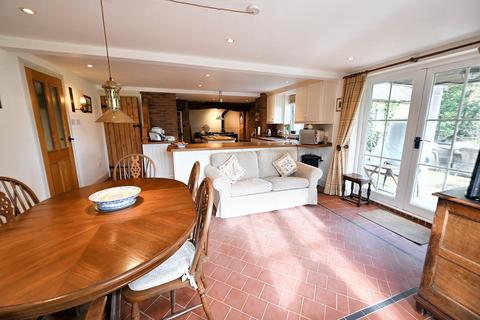 Willow Cottage Ashbourne Road, Sudbury, Ashbourne, DE6 5HL