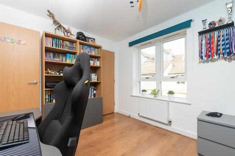1 Bittern Way, St Marys Island, Chatham, ME4 3JG