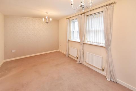 4 bedroom detached house to rent, Barnwell Gardens, Corby NN17