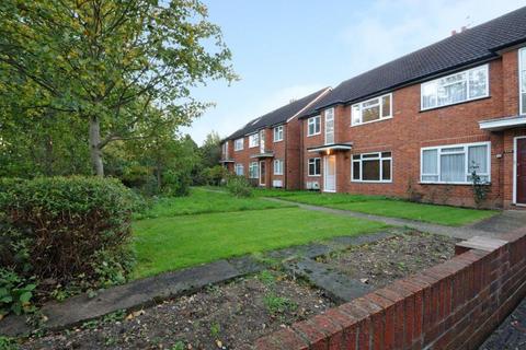 2 bedroom maisonette for sale, Colney Hatch Lane,  Friern Barnet,  N11