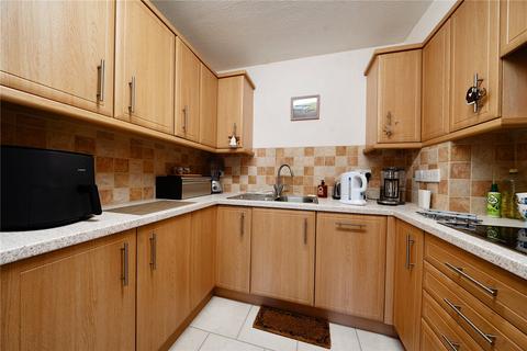 2 bedroom apartment for sale, Hartford Court, Hartley Wintney RG27