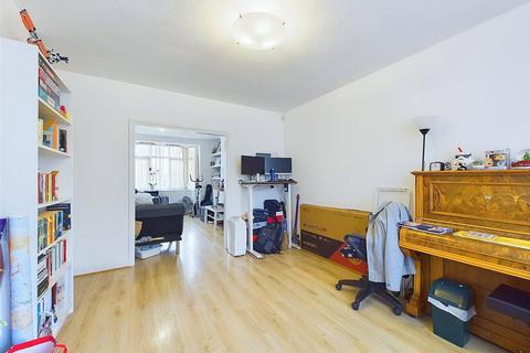 105 Ardeen Road, Doncaster, DN2 5ER