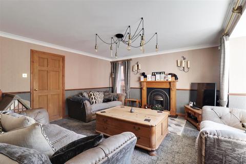 4 bedroom detached house for sale, Ash Close, Hessle