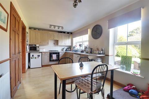 4 bedroom detached house for sale, Ash Close, Hessle