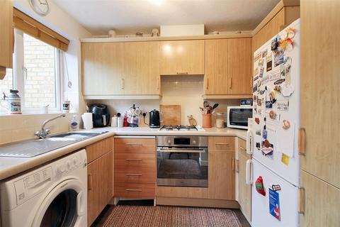 3 bedroom end of terrace house for sale, Friarscroft Way, Aylesbury