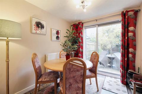 3 bedroom end of terrace house for sale, Friarscroft Way, Aylesbury