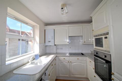 2 bedroom flat for sale, The Causeway, Seaford