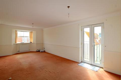 2 bedroom flat for sale, The Causeway, Seaford