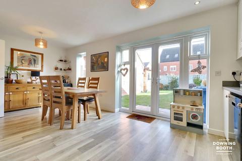 4 Lakin Lane, Fradley, Lichfield, WS13 8SW