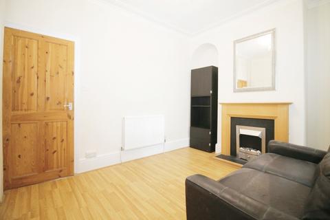 2 bedroom terraced house to rent, Belle Vue Avenue, Oakwood, Leeds, LS8