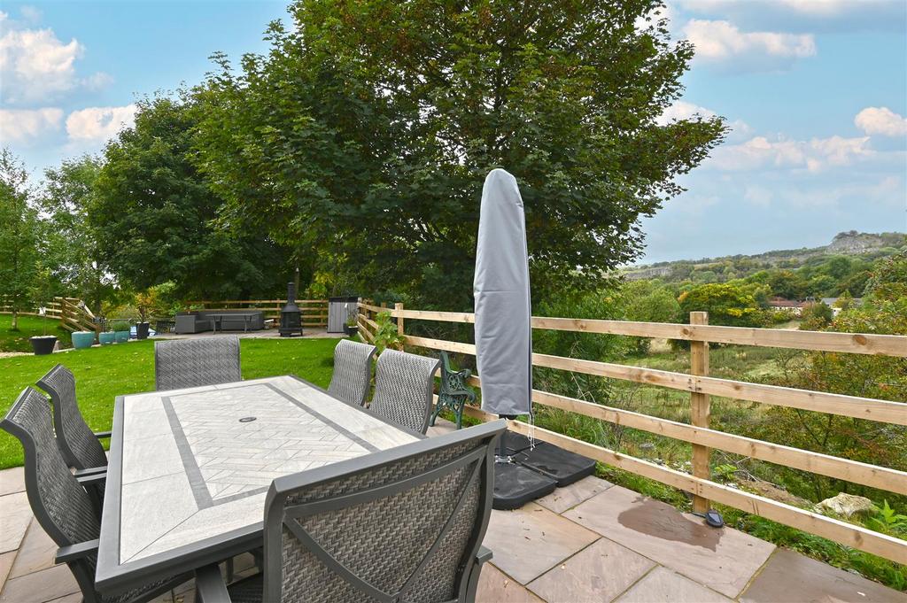 Rear Terrace - dining and views.jpg