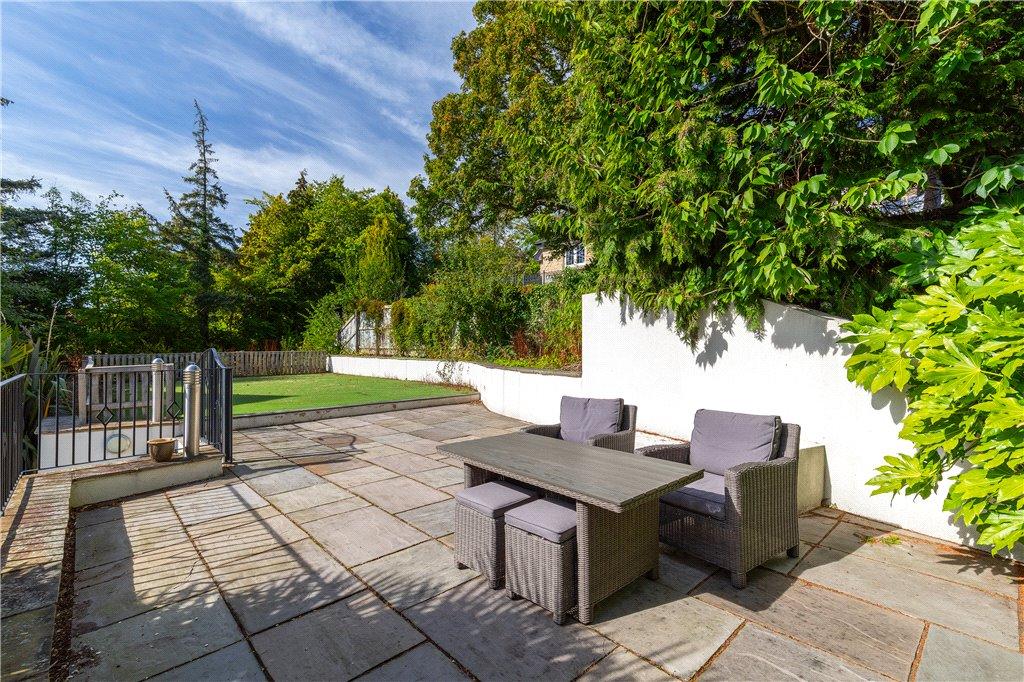 Alfresco Dining