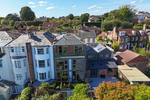 5 bedroom townhouse for sale, Captains Row, Lymington, SO41