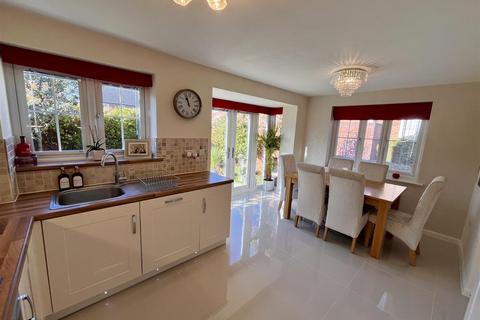 3 bedroom detached house for sale, Suffolk Way, Swadlincote DE11