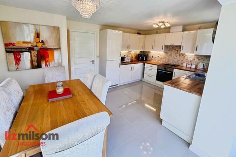 undefined, Suffolk Way, Swadlincote DE11