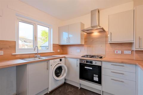 3 bedroom semi-detached house to rent, Craigdhu Avenue, Petersburn, Airdrie