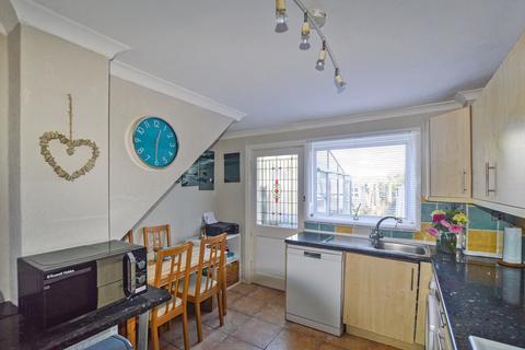 183 Dickson Drive, Irvine, KA12 9AJ