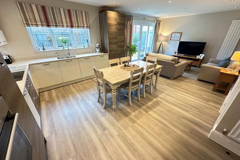 24 Mallard Crescent, Caddington, Luton, LU1 4FG