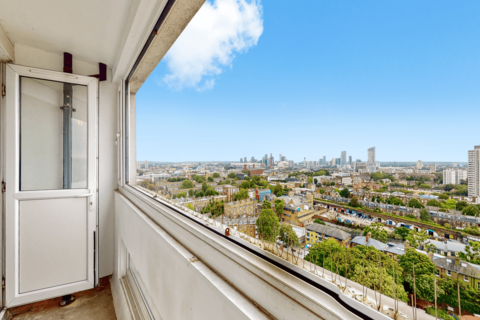 2 bedroom apartment to rent, Wellington Way, London, E3