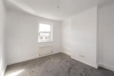 2 bedroom house to rent, Norfolk Road, Tonbridge