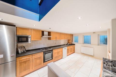 Flat 2, 2 Albany Road, London, W13 8PG