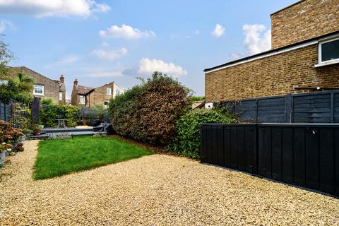 Flat 2, 2 Albany Road, London, W13 8PG
