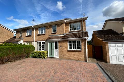 3 bedroom semi-detached house for sale, Fensome Drive, Dunstable LU5